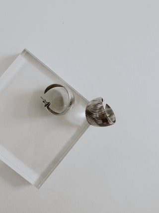 Vintage 90's silver hoop earring | Heirloom Accessories