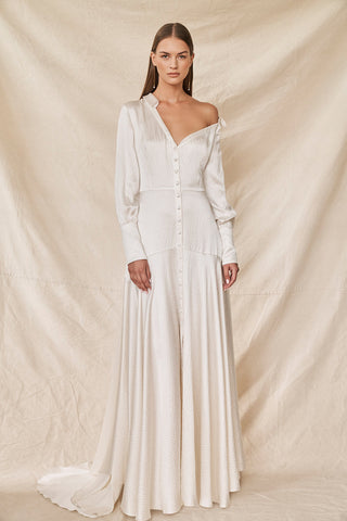 HC Style Guide: Martha Suarez Gowns With Our Accessory Pairings For The Modern Bride