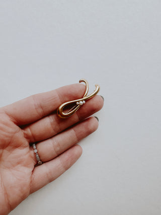 Vintage pearl pin | Heirloom Accessories