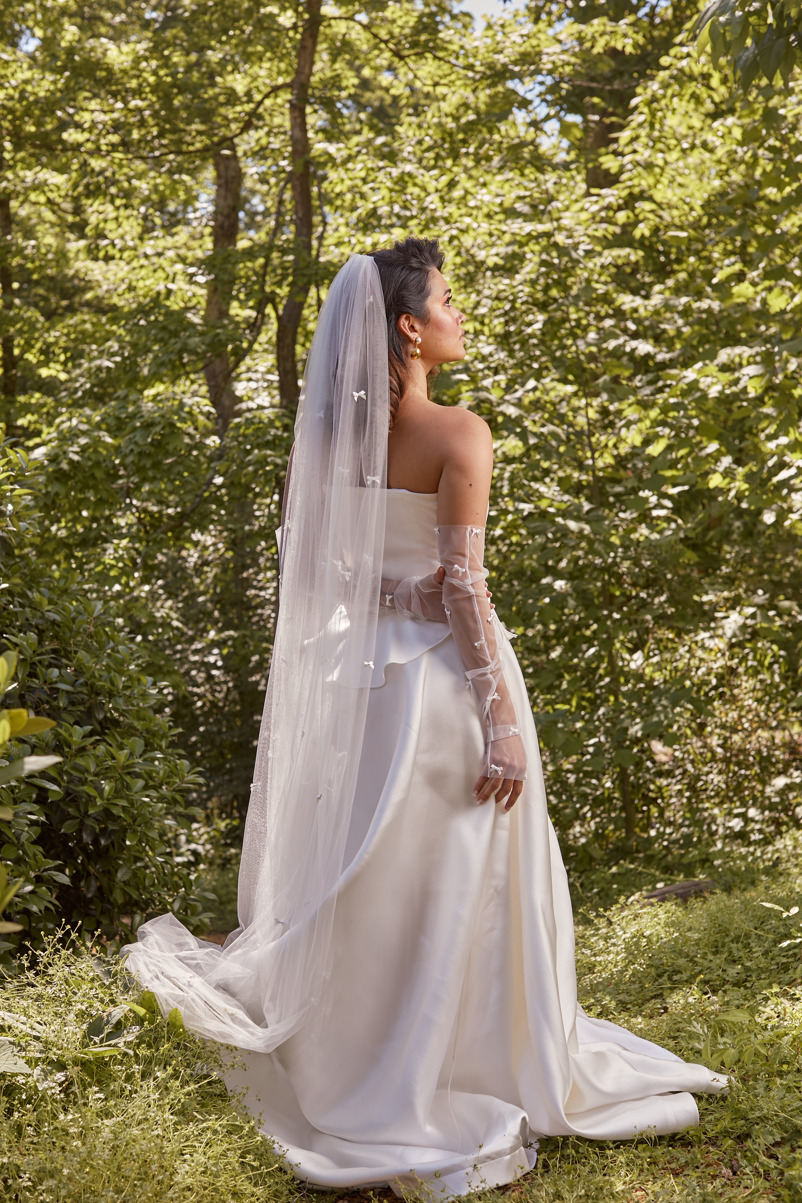 Dress Code Outfits For Bride To Be Hen Party Bride Outfit Ideas