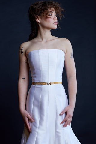 Daria  / /  Gold mesh belt with pearl clasp