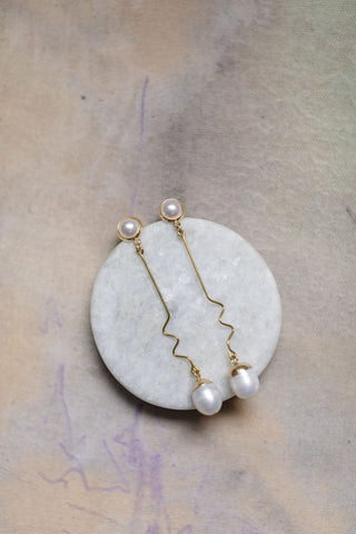 ZOE // Pearl Drop earrings