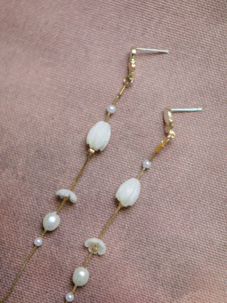 KEILA // Tulip drop earrings