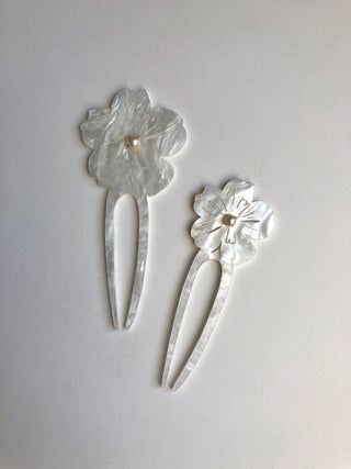 Flower hair pin duo // NEARLY NEW