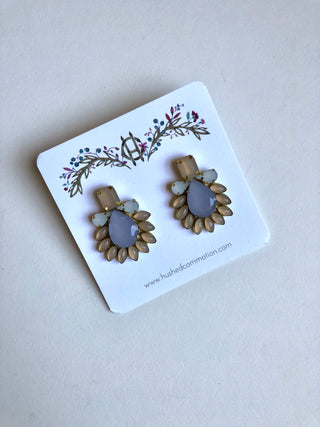 Beaded statement earrings in pastel colors // NEARLY NEW