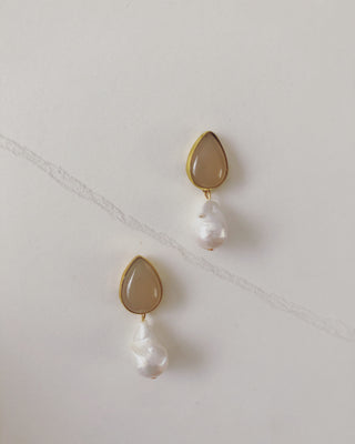 Blush and Baroque pearl drop earrings #HC014