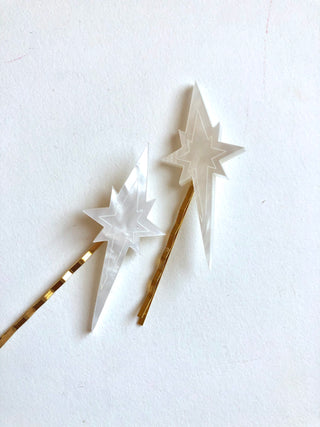 Star pins in mother of pearl resin // NEARLY NEW