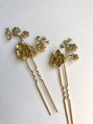 Gold Florence pins in set of 2 // NEARLY NEW